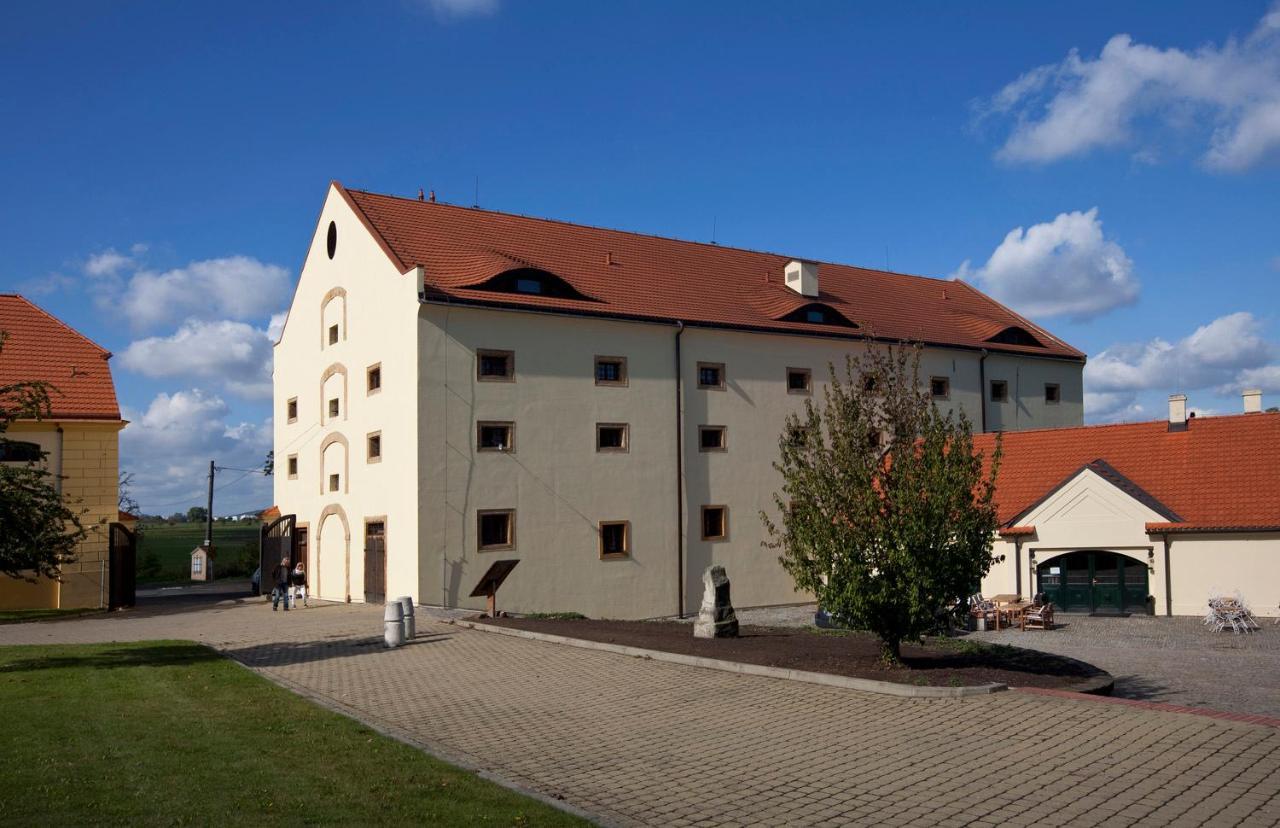 Pytloun Chateau Hotel Ctenice Prague Exterior photo